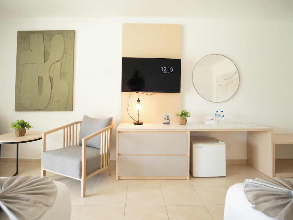 Superior Double or Twin Room (No access to the saltwater pool) del hotel Playa Blanca Beach Resort - All Inclusive. Foto 1