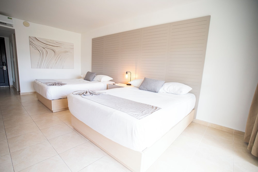 Superior Double or Twin Room (No access to the saltwater pool) del hotel Playa Blanca Beach Resort - All Inclusive. Foto 3
