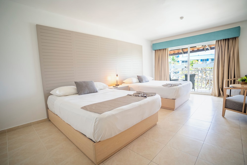 Superior Double or Twin Room (No access to the saltwater pool) del hotel Playa Blanca Beach Resort - All Inclusive. Foto 6