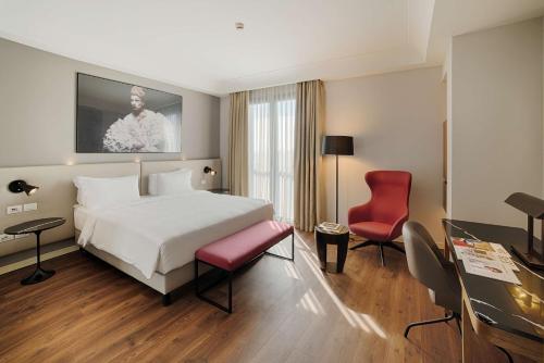 Habitación Premium - Planta alta del hotel Radisson Blu Milan. Foto 3