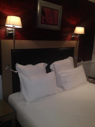 Habitación Doble Estándar del hotel Elysées Flaubert. Foto 5