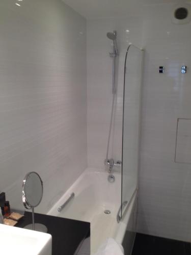 Habitación Doble Privilege del hotel Elysées Flaubert. Foto 2