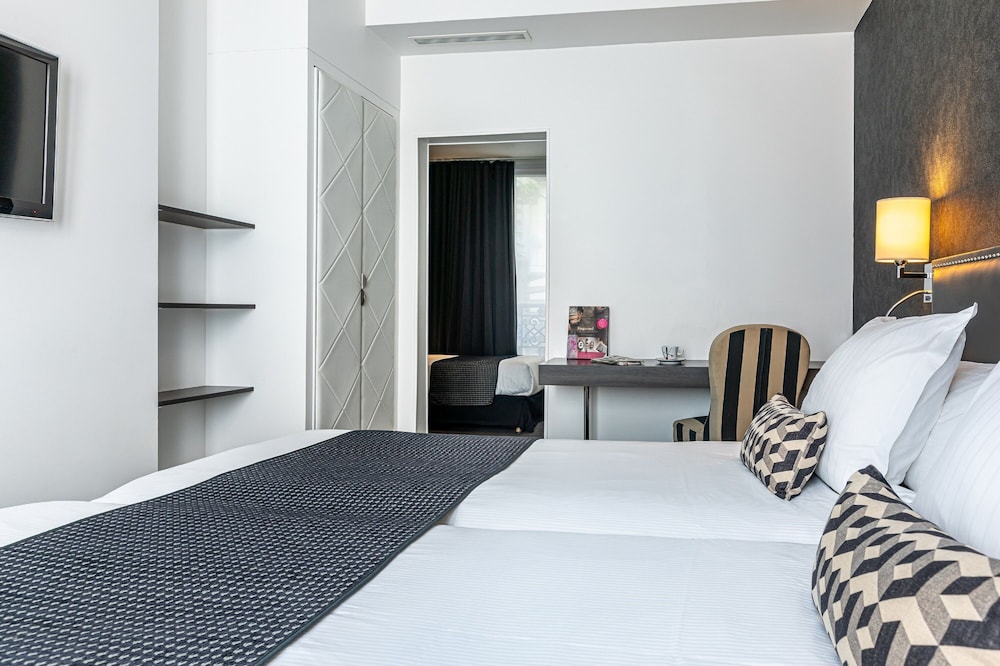 Habitación triple superior del hotel Diva Opera