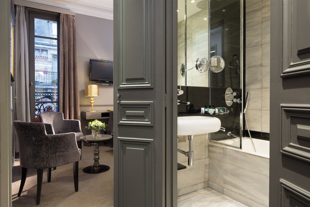 Habitación Deluxe del hotel Lumen Paris Louvre. Foto 1