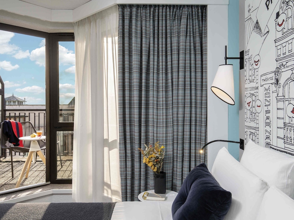 Privilege, Habitación, 1 cama doble, terraza del hotel Hotel Mercure Paris Centre Gare Montparnasse. Foto 5