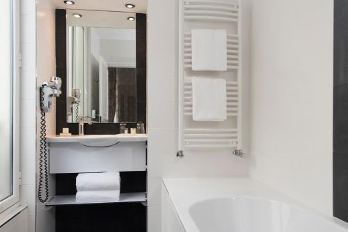 Habitación Doble Superior - 1 o 2 camas del hotel St Pétersbourg Opéra and Spa. Foto 1