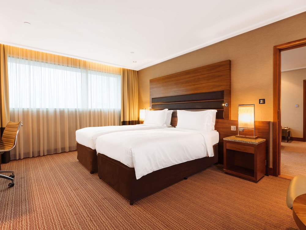 Habitación clásica con 2 camas individuales, 2 camas individuales del hotel Sofitel London Heathrow