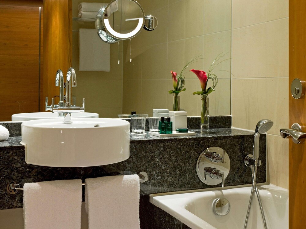 Habitación clásica, 1 cama de matrimonio del hotel Sofitel London Heathrow. Foto 3