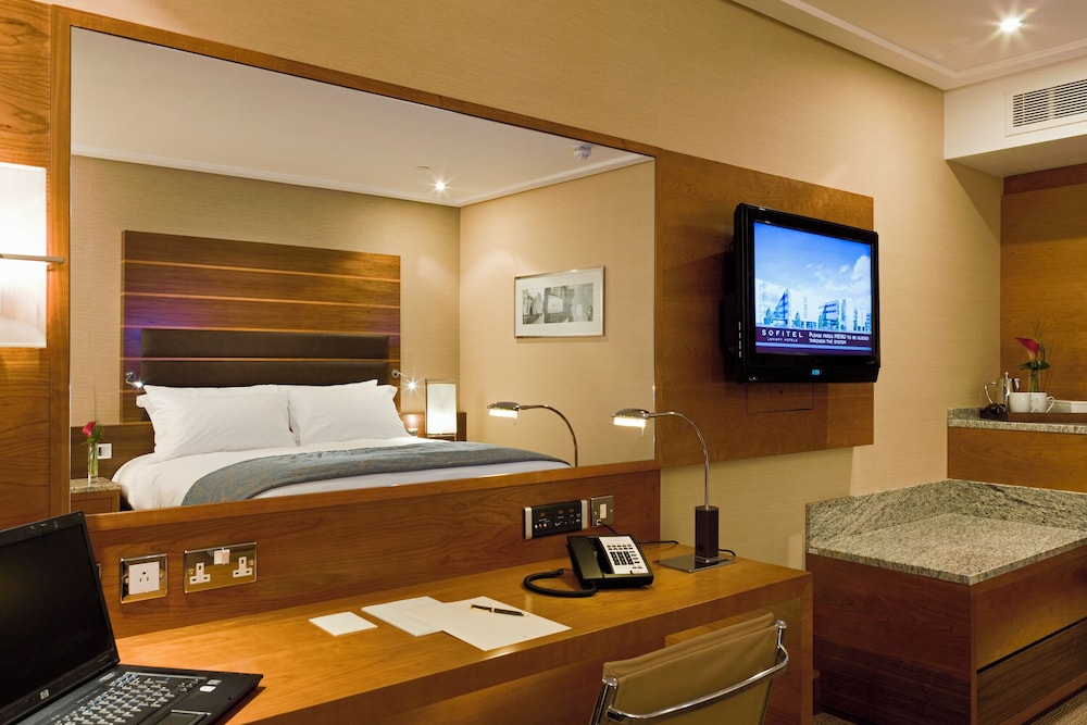 Habitación clásica, 1 cama de matrimonio del hotel Sofitel London Heathrow. Foto 3
