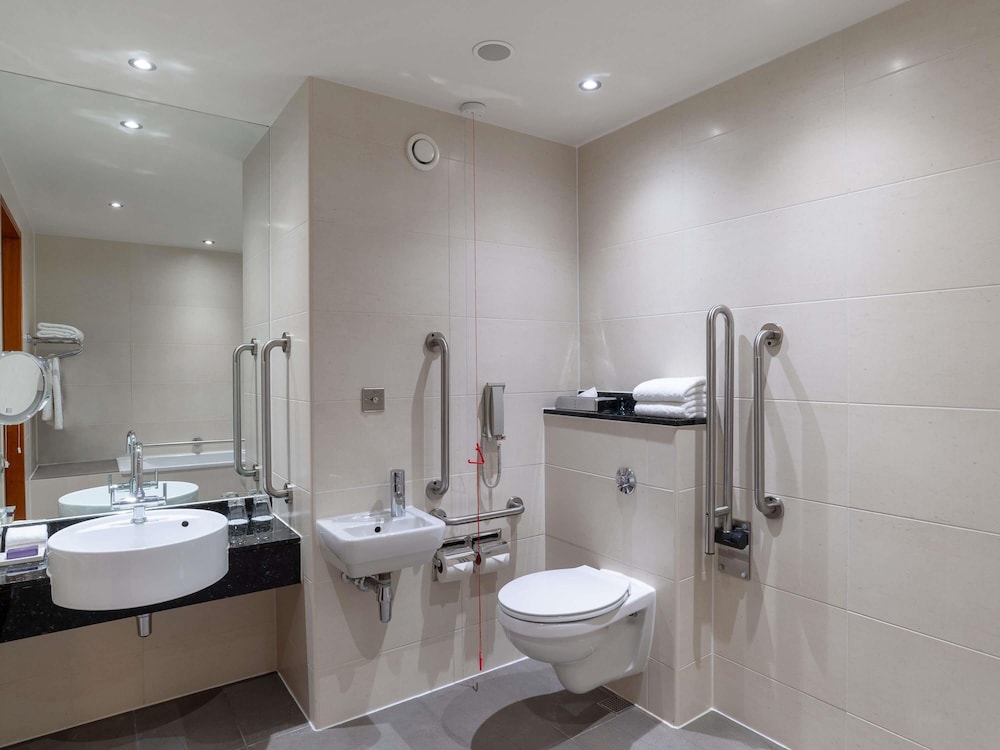 Habitación clásica, 1 cama de matrimonio, accesible para personas con discapacidad del hotel Sofitel London Heathrow. Foto 1