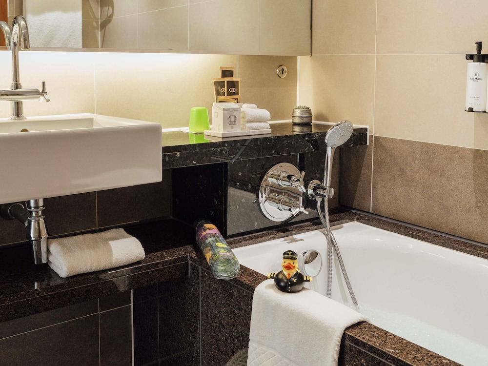 Habitación de lujo, 2 camas individuales del hotel Sofitel London Heathrow. Foto 2