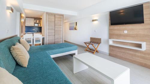 Apartamento de 1 dormitorio con vistas al mar del hotel Verdemar Globales. Foto 1