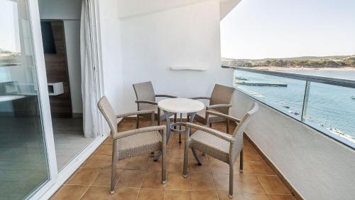Apartamento de 1 dormitorio con vistas al mar del hotel Verdemar Globales. Foto 2