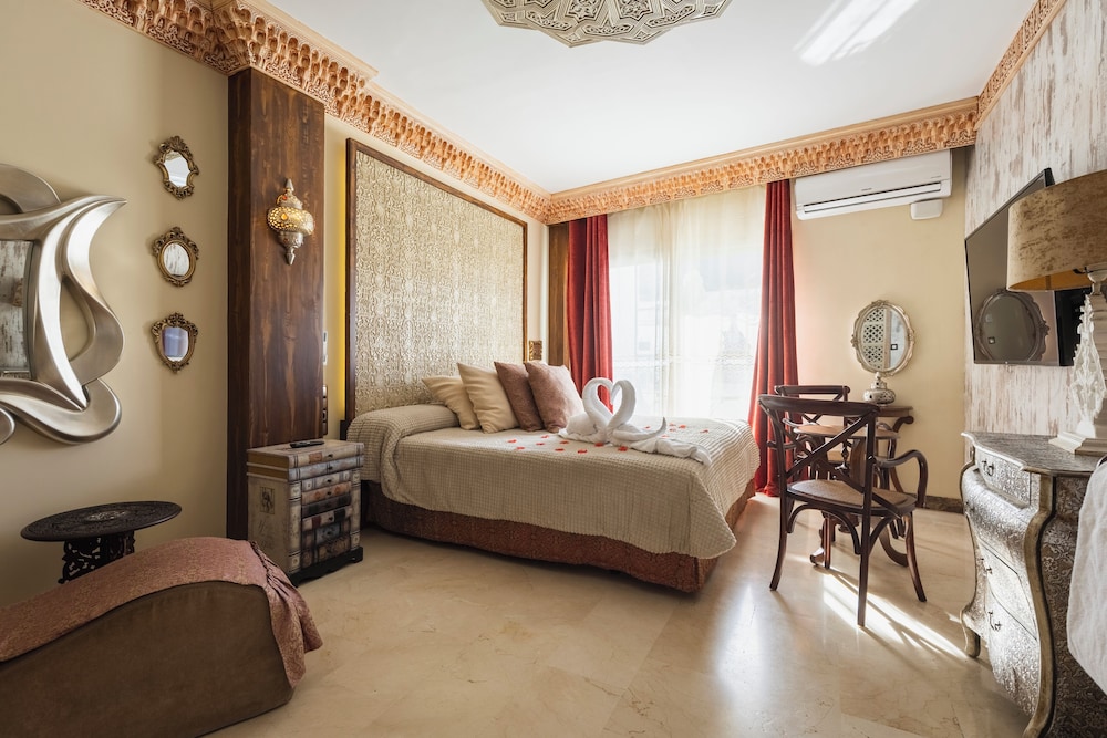 Suite, 1 cama de matrimonio grande, terraza (Jacuzzi - Casablanca Sensual Suite) del hotel and Spa Sun Palace Albir