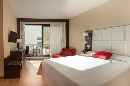 Habitación Familiar del hotel Rh Don Carlos and Spa. Foto 1