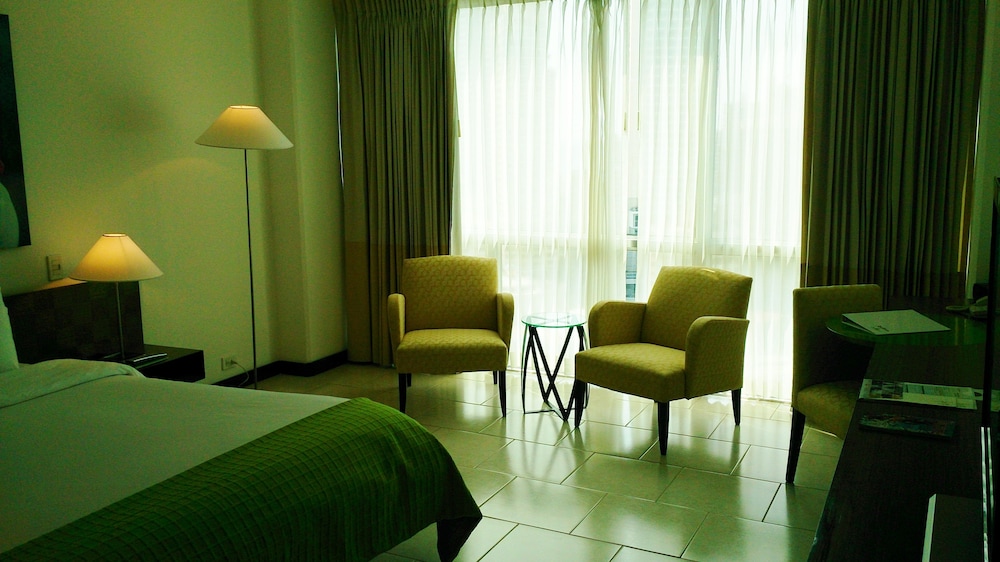 Suite junior, 1 cama de matrimonio grande del hotel Decapolis Panama City. Foto 1