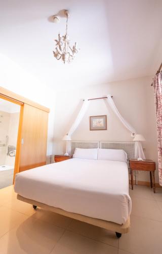 Habitación Doble del hotel Villa Marcilla. Foto 6