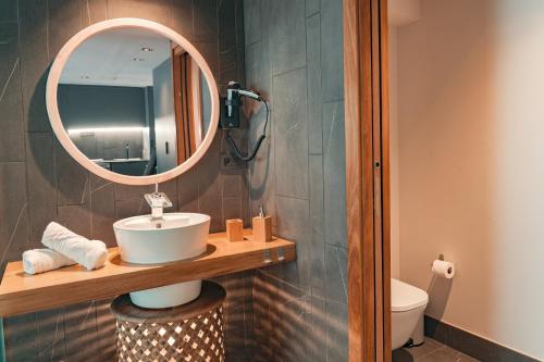 Suite Junior del hotel Poem Suites. Foto 4