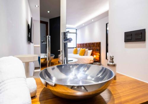 Apartamento Superior con vistas a la ciudad en la planta alta del hotel Poem Suites