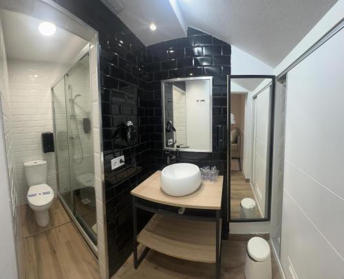 Habitación Familiar con servicio gratuito de enlace con el aeropuerto del hotel Zen Airport. Foto 3