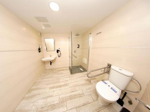 Habitación Familiar Superior con traslado gratuito al aeropuerto del hotel Zen Airport. Foto 3