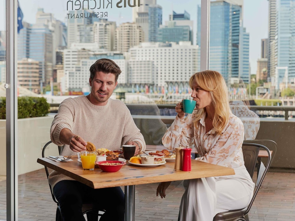 Habitación Superior, 1 Cama Queen, Frente a Darling Harbour del hotel Ibis Sydney Darling Harbour. Foto 4