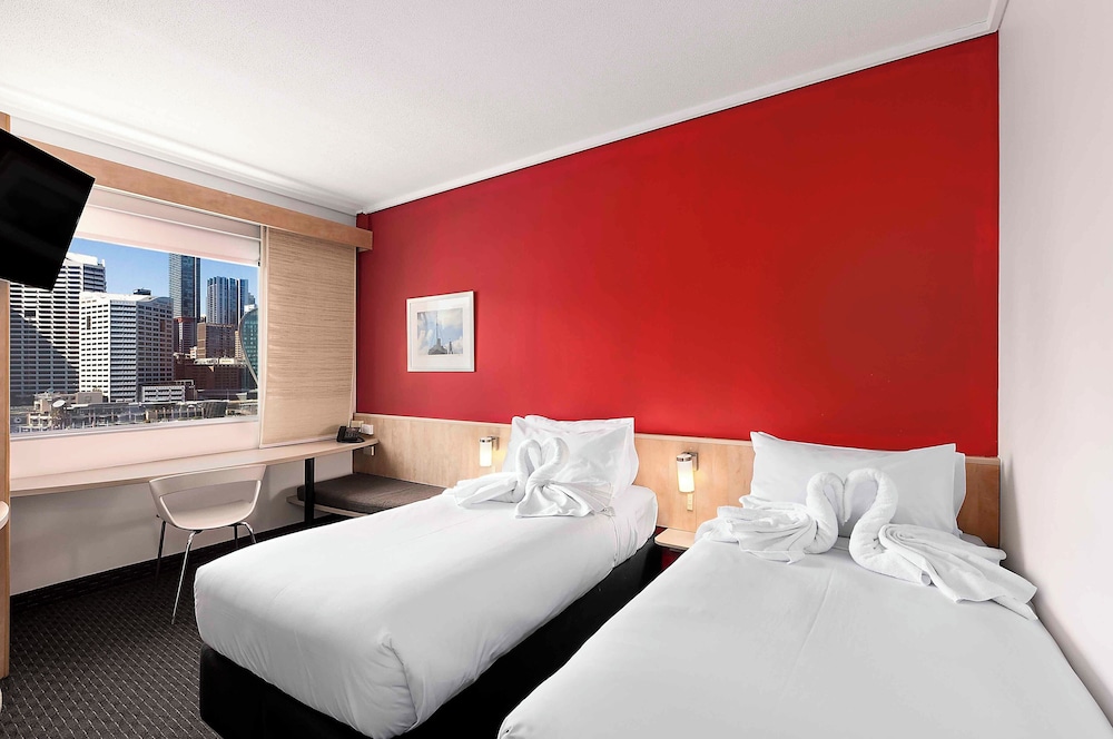 Habitación Superior, 2 Camas Individuales, Frente a Darling Harbour del hotel Ibis Sydney Darling Harbour. Foto 1