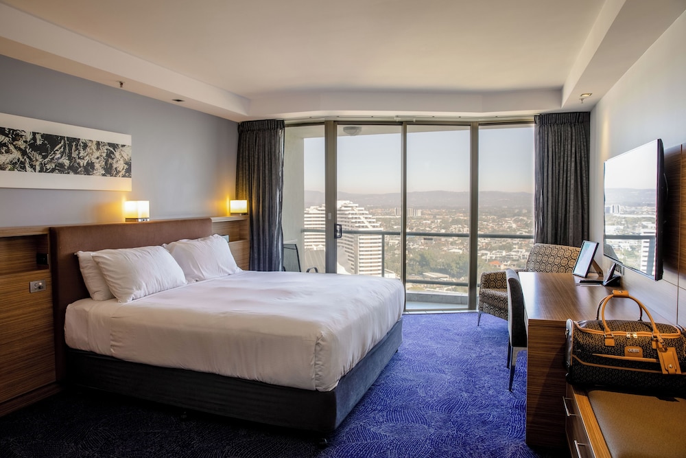 Habitación Clásica con 1 cama King, vistas a la ciudad del hotel Sofitel Gold Coast Broadbeach. Foto 3