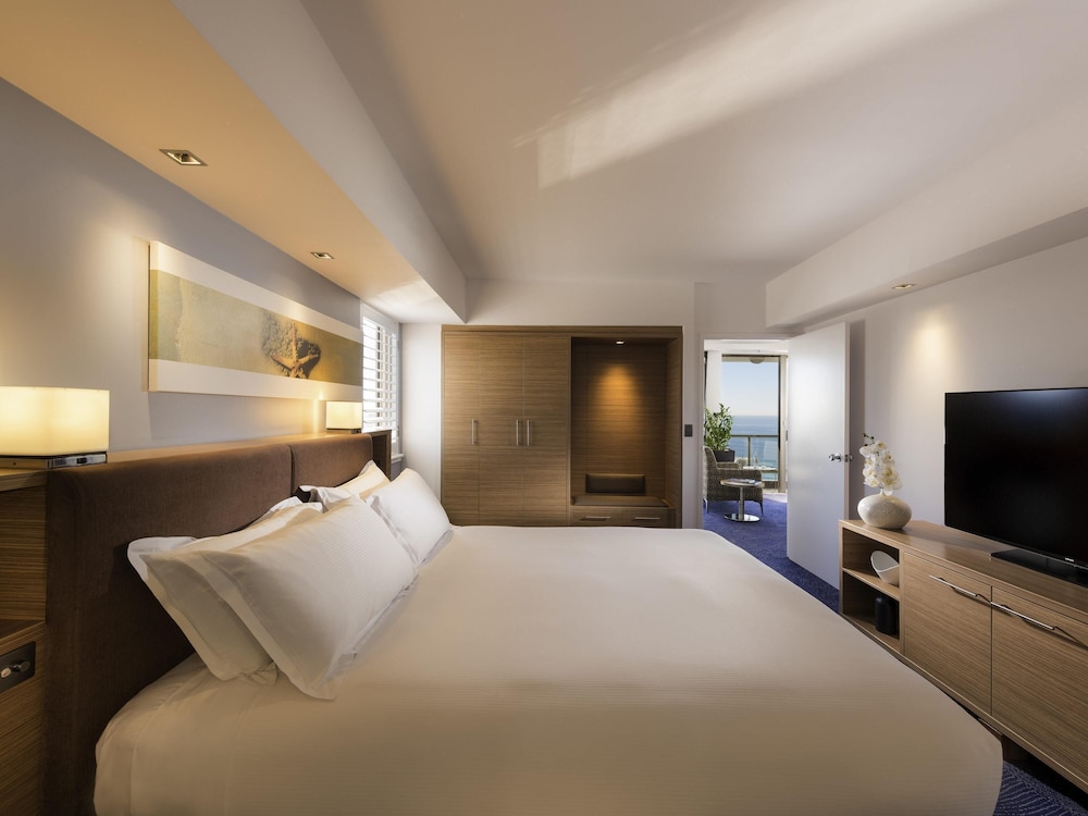 Suite Prestige, 1 cama King, sala de estar separada, vistas al océano, Spa del hotel Sofitel Gold Coast Broadbeach. Foto 2