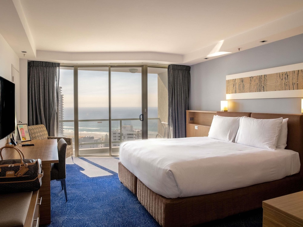 Habitación Superior con 2 camas dobles, vistas al interior del hotel Sofitel Gold Coast Broadbeach. Foto 4