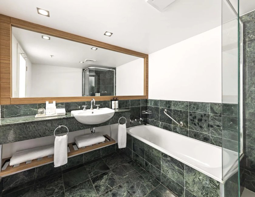 Habitación de Lujo con 2 camas dobles, vistas al océano del hotel Sofitel Gold Coast Broadbeach. Foto 4