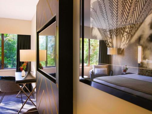 Habitación Superior con cama extragrande del hotel Mövenpick Hotel Wellington. Foto 6