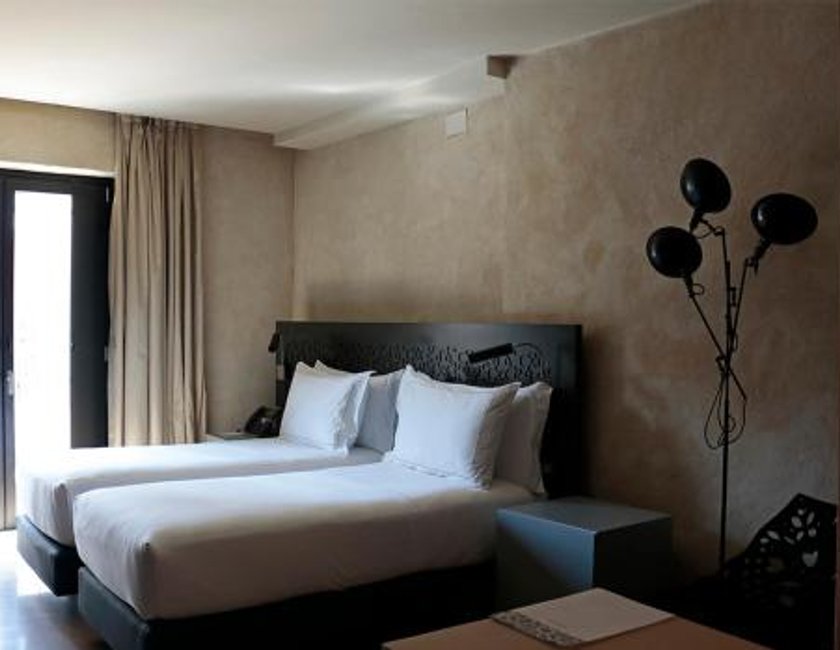 Habitación Doble Deluxe con Vistas del hotel Eme Catedral Mercer. Foto 6