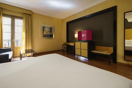 Habitación Doble con sofá cama del hotel Exe Almería Centro. Foto 2