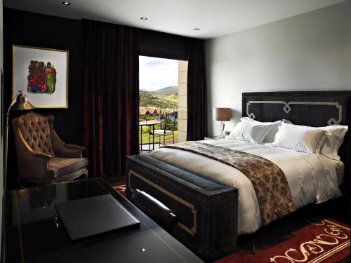Habitación Doble Deluxe con vistas - 1 o 2 camas del hotel Castillo De Gorraiz and Spa. Foto 5
