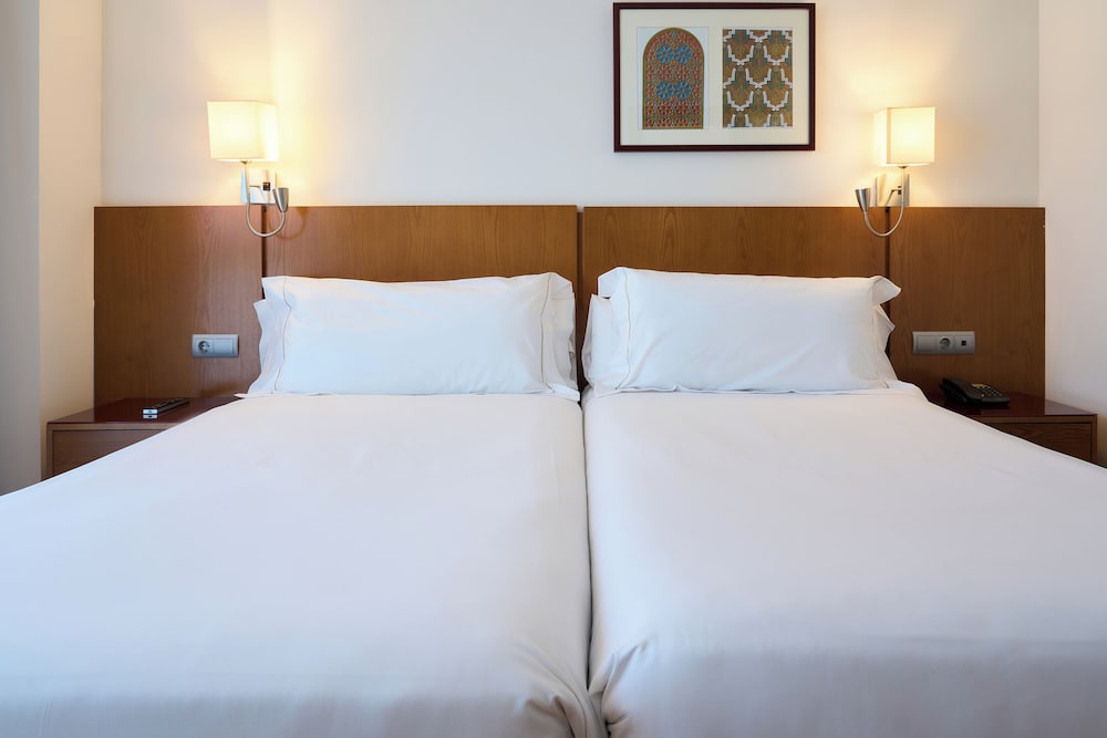 Habitación doble del hotel Senator Granada Spa. Foto 7