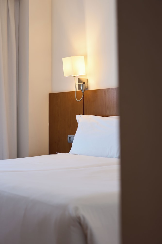 Habitación doble del hotel Senator Granada Spa. Foto 8