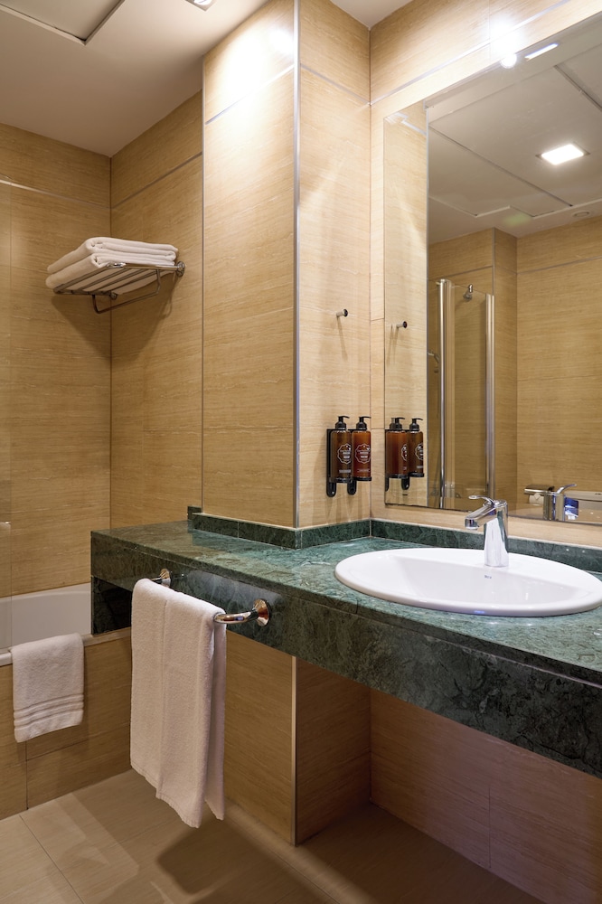 Habitación doble del hotel Senator Granada Spa. Foto 9