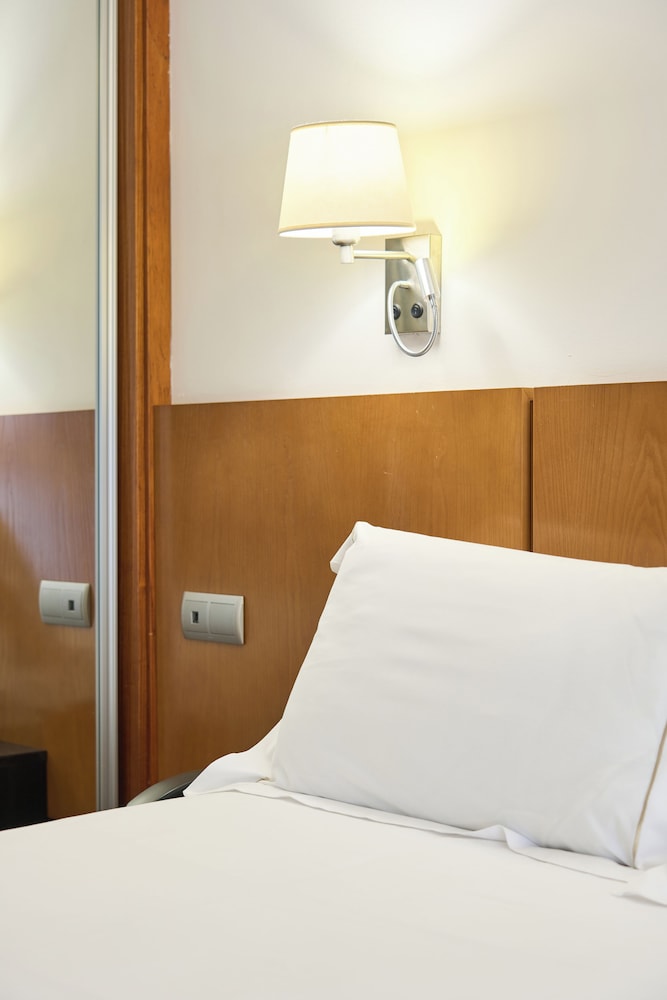 Habitación individual del hotel Senator Granada Spa. Foto 2