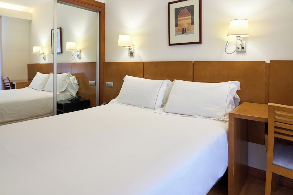 Habitación individual del hotel Senator Granada Spa. Foto 3