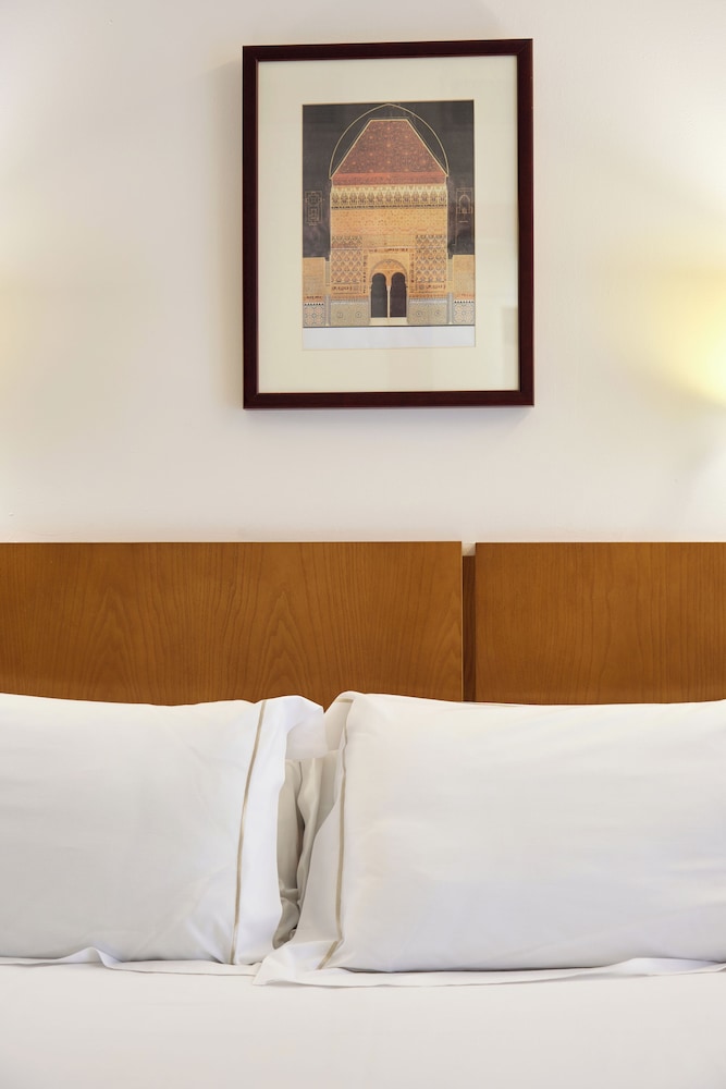 Habitación individual del hotel Senator Granada Spa. Foto 4