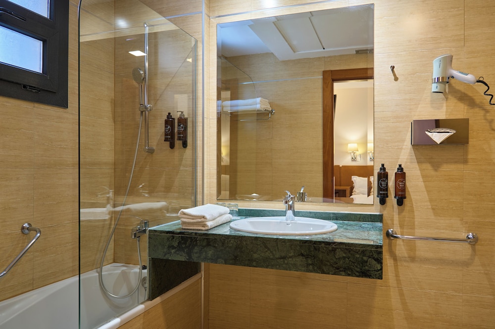 Habitación individual del hotel Senator Granada Spa. Foto 5