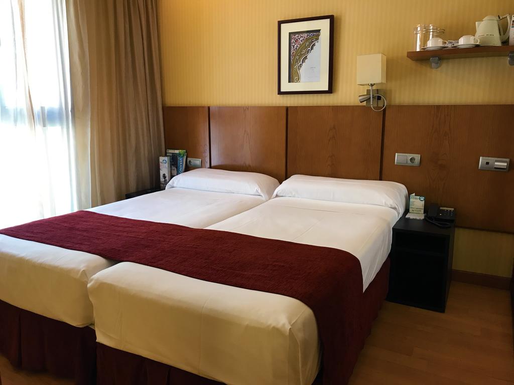 Habitación doble Económica del hotel Senator Granada Spa