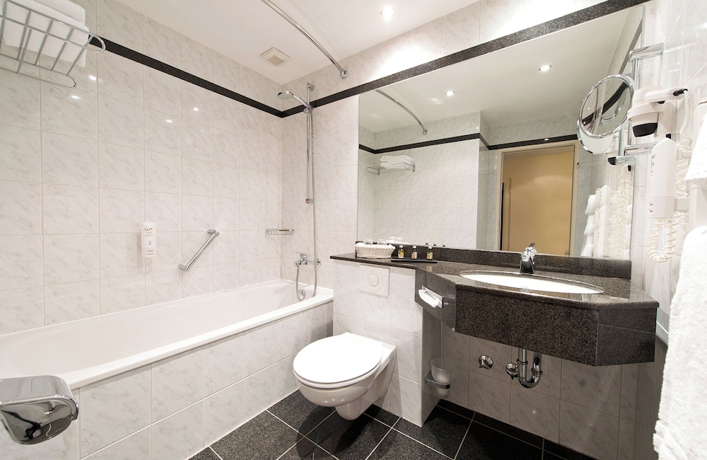 Habitación Cuádruple Confort del hotel Leonardo Hannover Airport. Foto 5