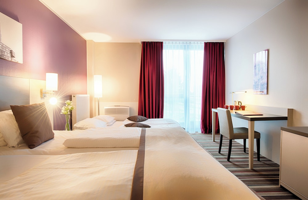 Habitación Cuádruple Superior del hotel Leonardo Hannover Airport. Foto 4