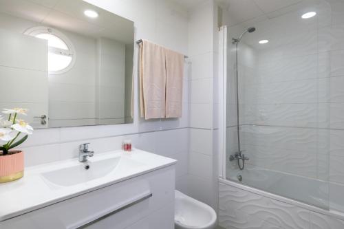 Apartamento con 1 dormitorio y vistas a la piscina del hotel Leo Islamar. Foto 6