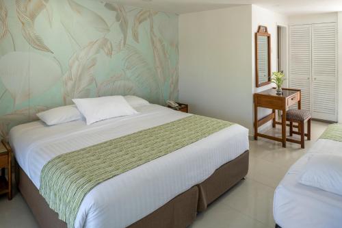 Habitación Doble Estándar con vistas al mar - 1 o 2 camas del hotel El Dorado. Foto 1
