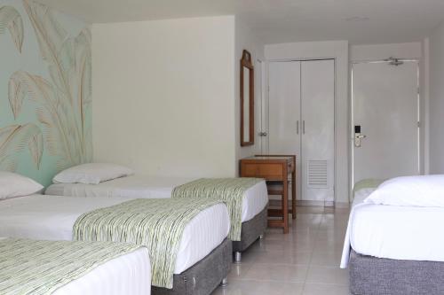 Habitación Familiar con vistas al mar del hotel El Dorado. Foto 5