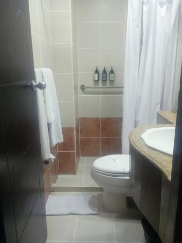 Habitación cuádruple del hotel Playa Club. Foto 8