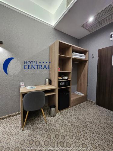 Habitación Triple Clásica del hotel Central Sofia. Foto 4